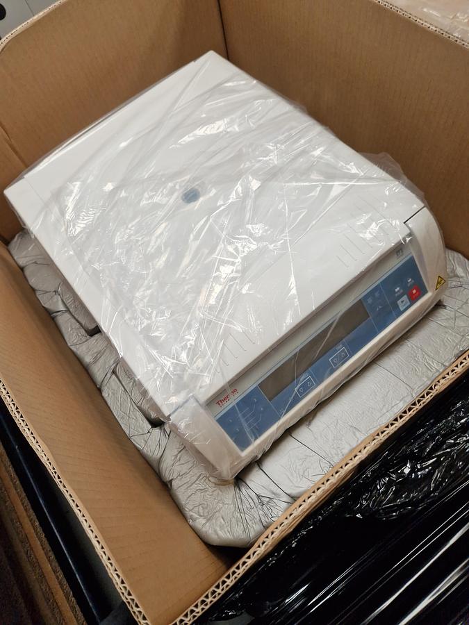 2022 Sorvall Thermo Fisher Sorvall ST8 small Benchtop Centrifuge