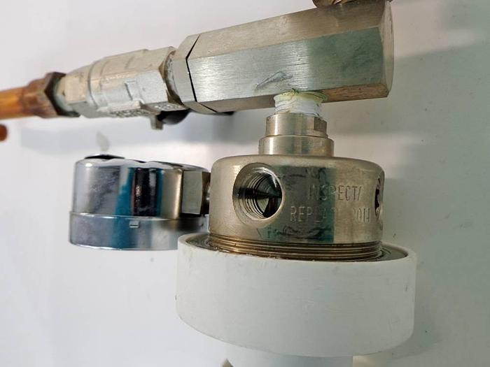 Used Gas-Arc Lab-Master Hydrogen, CO2, Oxygen & Nitrogen Pressure Regulators (13 off) and CC Isolation Valves (3 off).