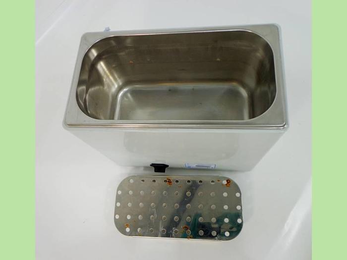 Used Nickel Electro Limited Clifton NE2-4D Unstirred Water Bath.