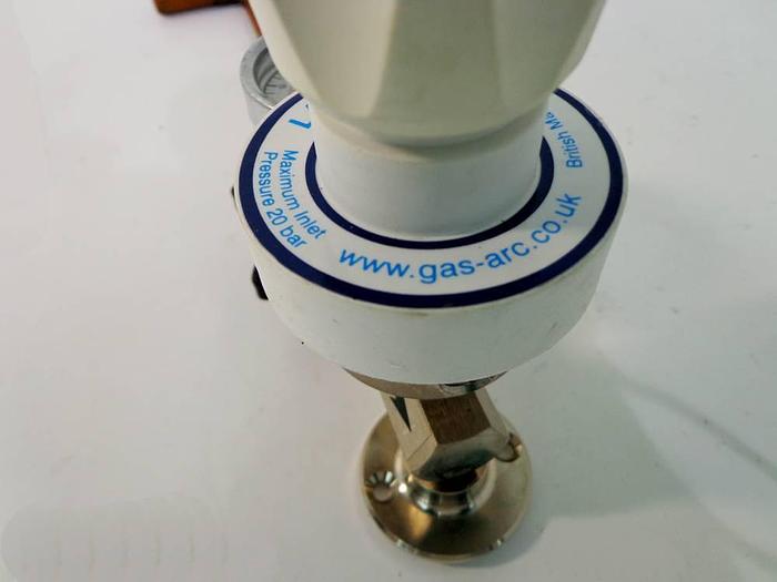 Used Gas-Arc Lab-Master Hydrogen, CO2, Oxygen & Nitrogen Pressure Regulators (13 off) and CC Isolation Valves (3 off).