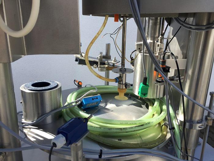 Gebraucht Kaltvakuumgläserverschließmaschine