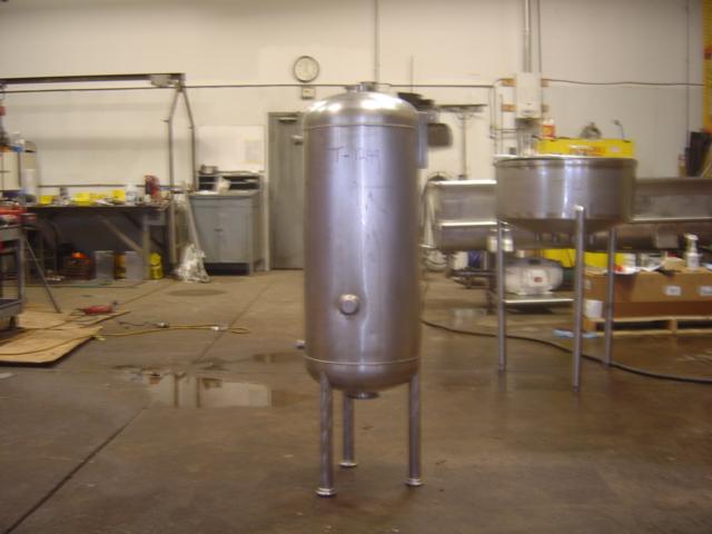 Usado 25 GALLON SINGLE SHELL TANK