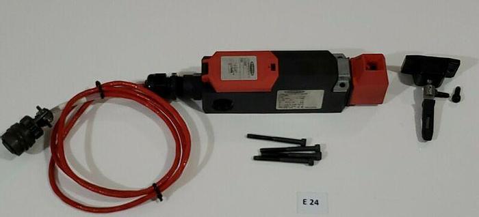 Used *PREOWNED* Banner SI-LS42DMI Safety Switch W/ Lock & Mounting Bolts + Warranty