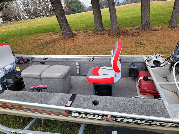 Used 1990 Bass Tracker PF16 Special