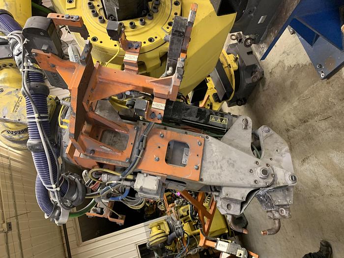 Used FANUC M900iA/350 6 AXIS CNC ROBOT WITH R30iA CONTROLLER 350KG X 2650mm REACH