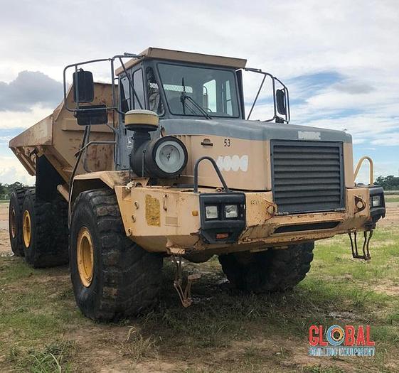 Used Item 0950 : John Deere 400C Off Road Dump Truck