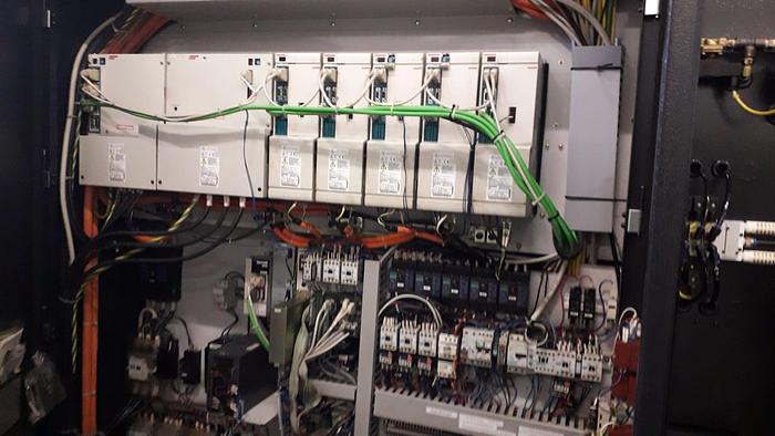 Used 2005 MAZAK  VARIAXIS 730