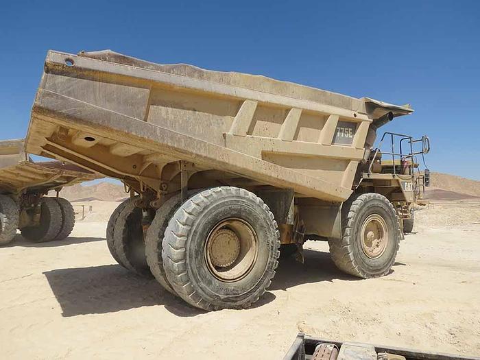 Used 2005 CATERPILLAR 775E