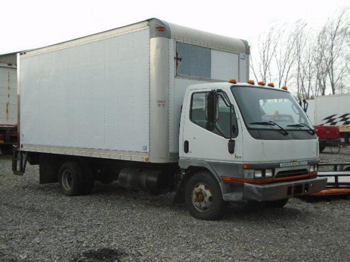 Used 2004 Mitsubishi Fuso FE649 box truck for Sale in Syracuse, New York