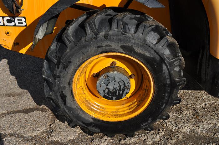 Used 2010 JCB 535-125