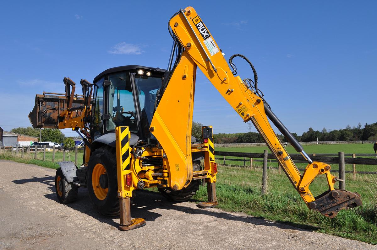 Used 2014 JCB 3CX SITEMASTER