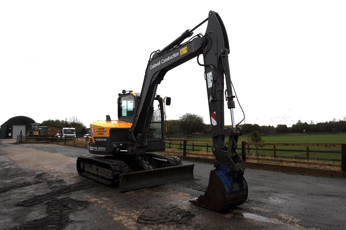 Used 2020 VOLVO ECR88D