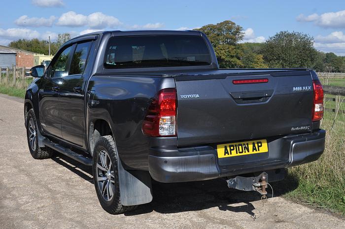 Used 2020 TOYOTA HILUX INVINCIBLE X