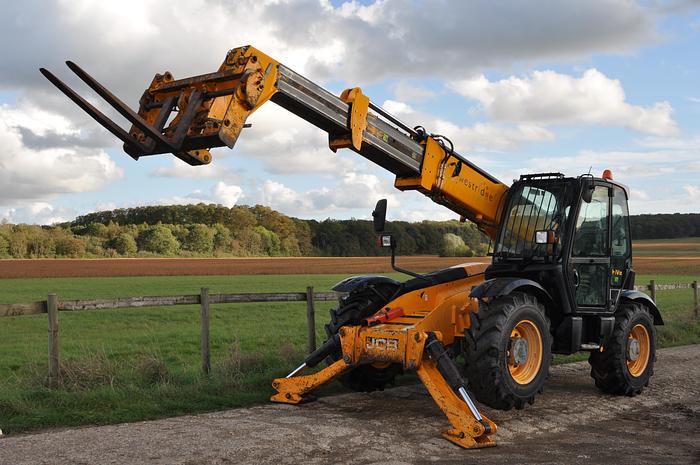 Used 2010 JCB 535-125