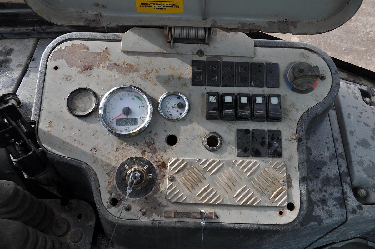 Used 2004 JCB 2CX AIRMASTER