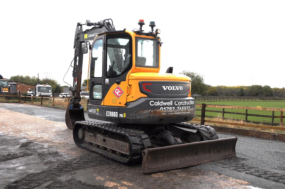 Used 2020 VOLVO ECR88D