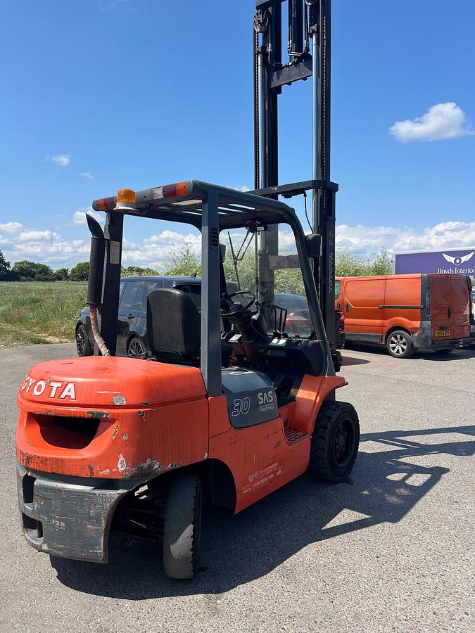 Used 2003 TOYOTA 02-7FDF30