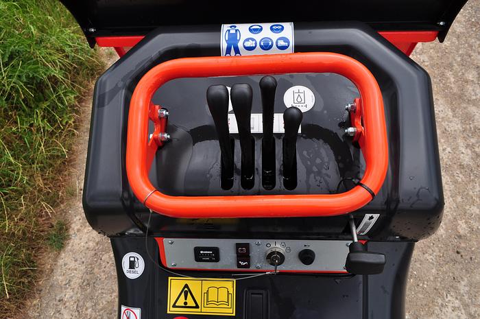 2021 KUBOTA KC70