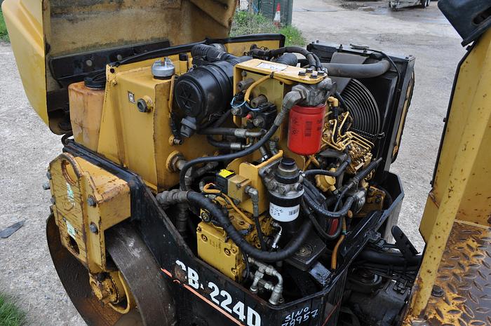 Used CAT CB-224D