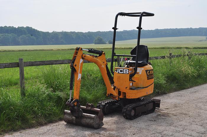 Used 2015 JCB 8008 CTS