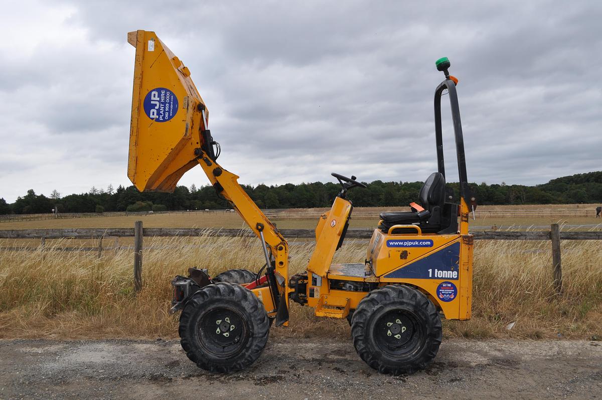 Used 2017 THWAITES MACH201 1T HI-TIP