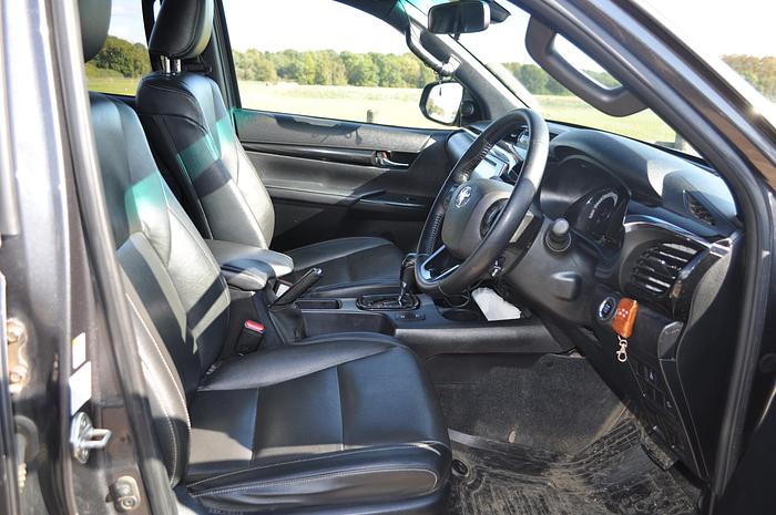 Used 2020 TOYOTA HILUX INVINCIBLE X