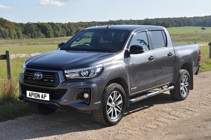 Used 2020 TOYOTA HILUX INVINCIBLE X