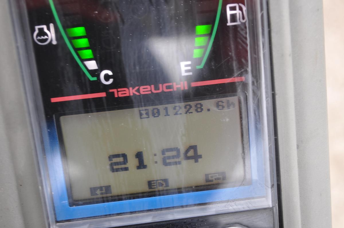 Used 2020 TAKEUCHI TB216