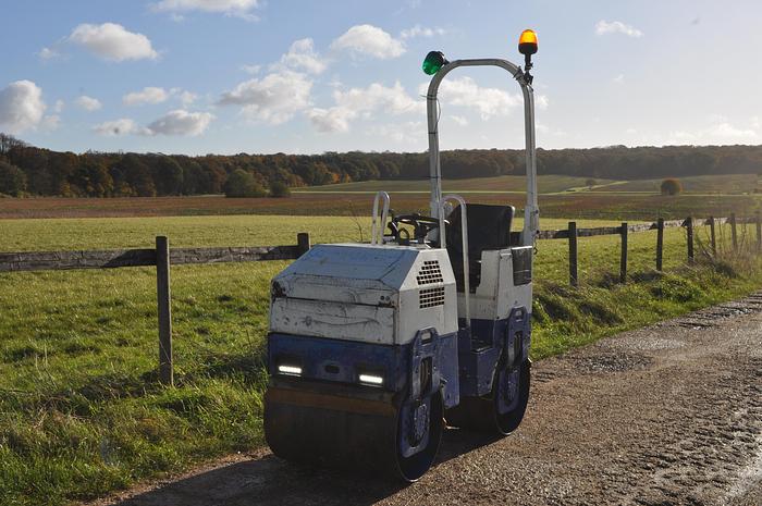 Used 2004 BOMAG BW80