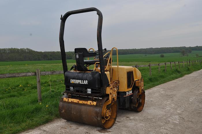 Used CAT CB-224D