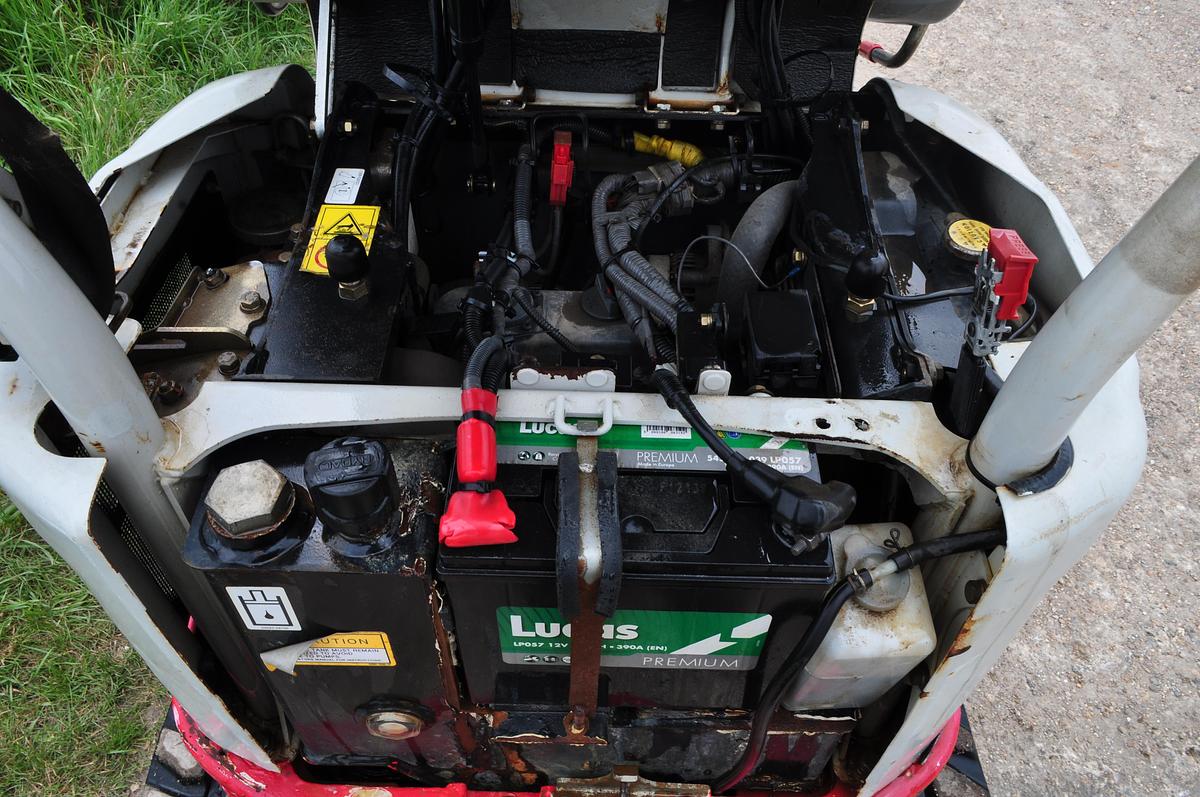 Used 2017 TAKEUCHI TB210R