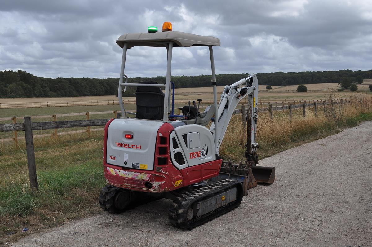 Used 2021 TAKEUCHI TB216