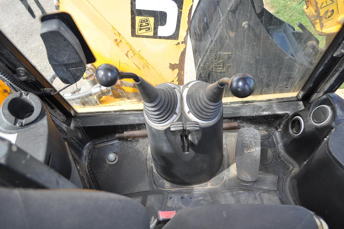 Used 2011 JCB 3CX SM