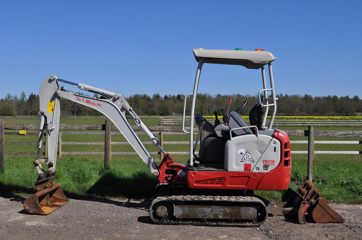 Used 2020 TAKEUCHI TB216
