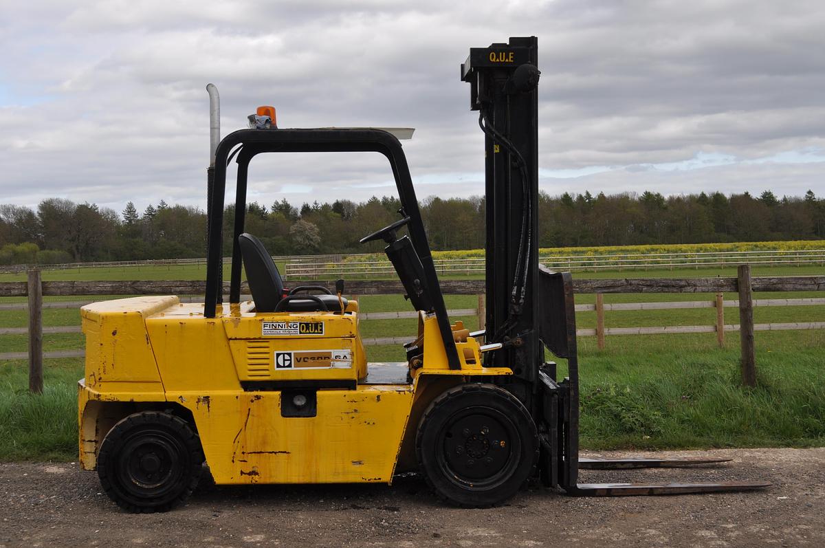 Used 1997 CATERPILLAR V60D SA