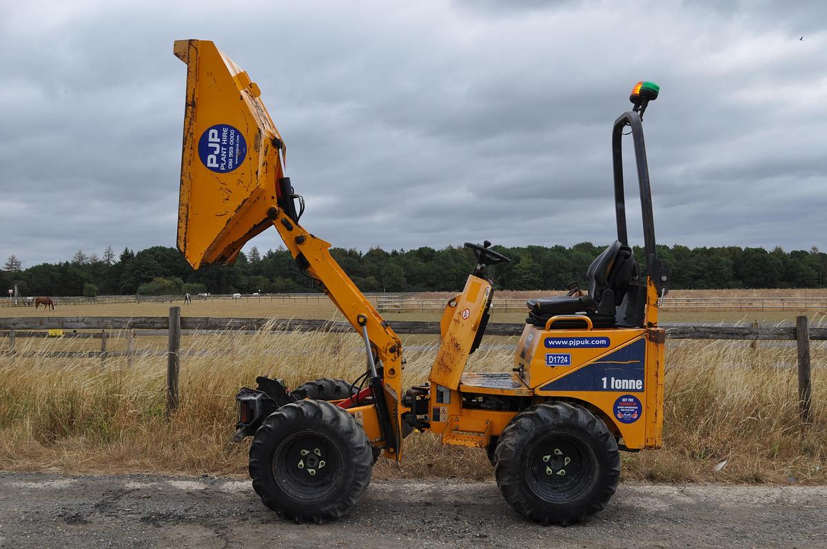 Used 2017 THWAITES MACH201 1T HI-TIP