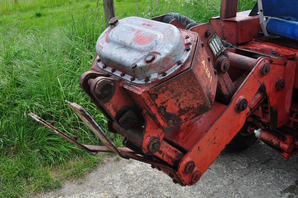 Used DITCH WITCH 350SX DD VIBRATORY CABLE PLOW