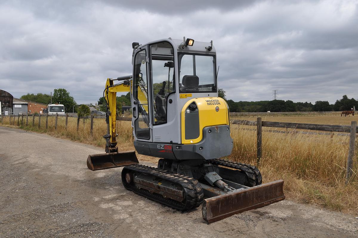 Used 2017 WACKER NEUSON EZ28 W/ TILTING CAB