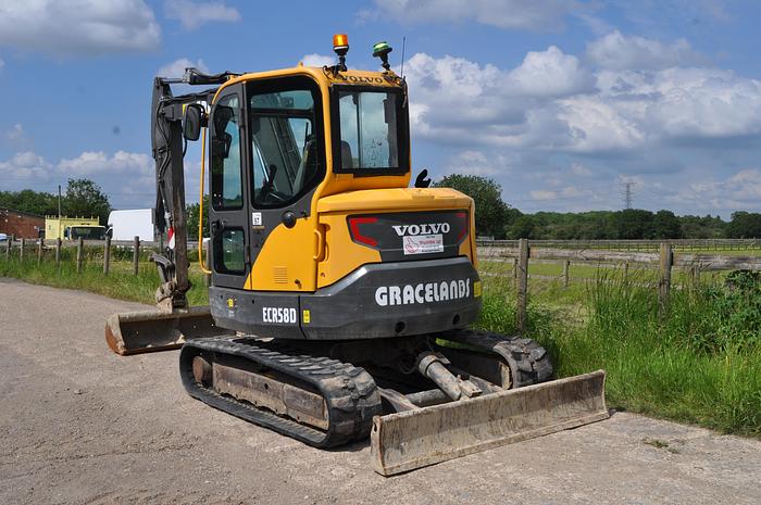 Used 2018 VOLVO ECR58D