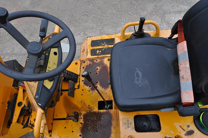 Used 2015 THWAITES 3 TONNE SWIVEL