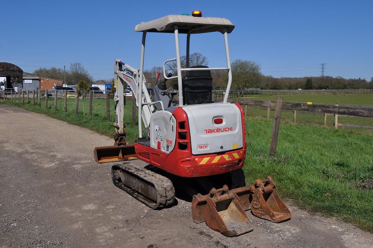 Used 2020 TAKEUCHI TB216