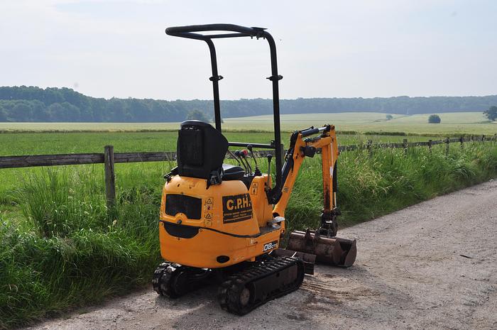 Used 2015 JCB 8008 CTS