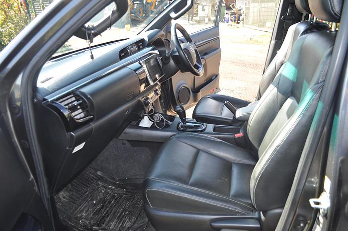 Used 2020 TOYOTA HILUX INVINCIBLE X
