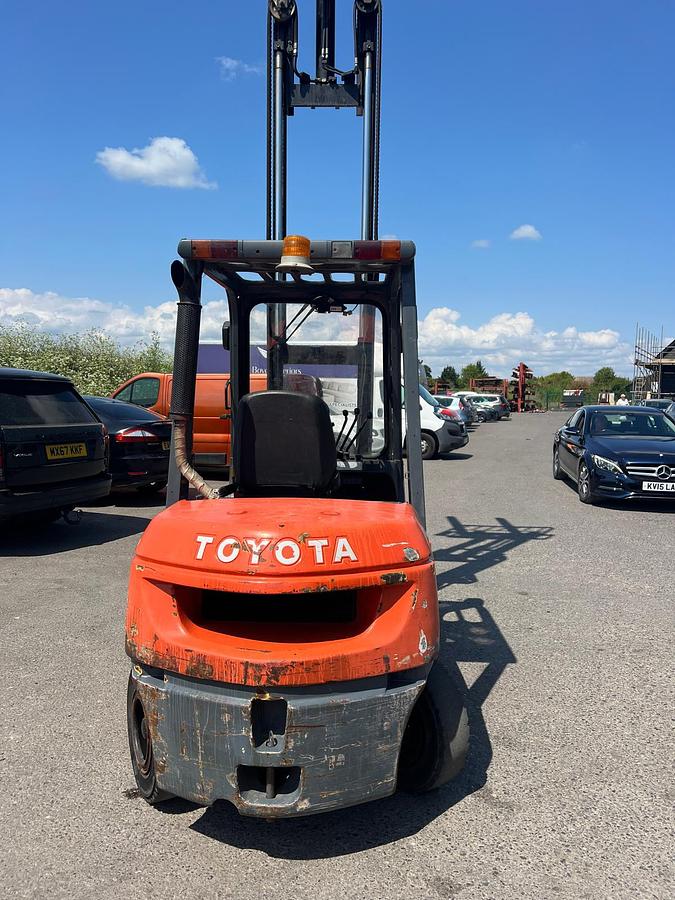 Used 2003 TOYOTA 02-7FDF30