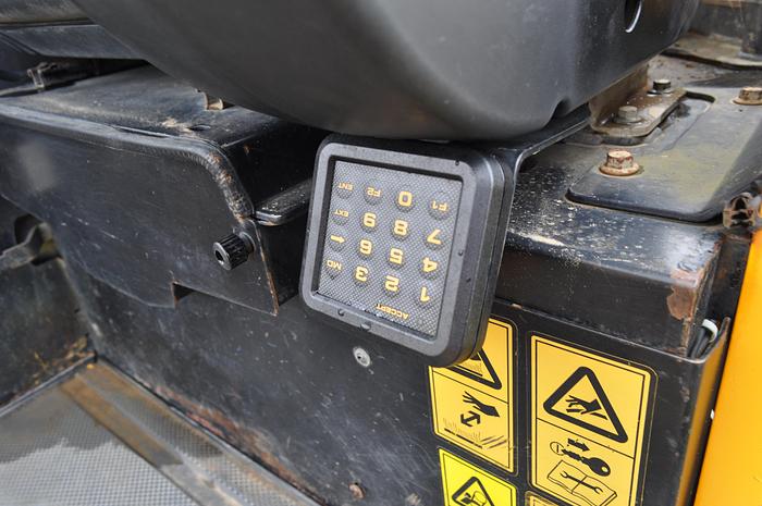 Used 2018 JCB 18Z-1