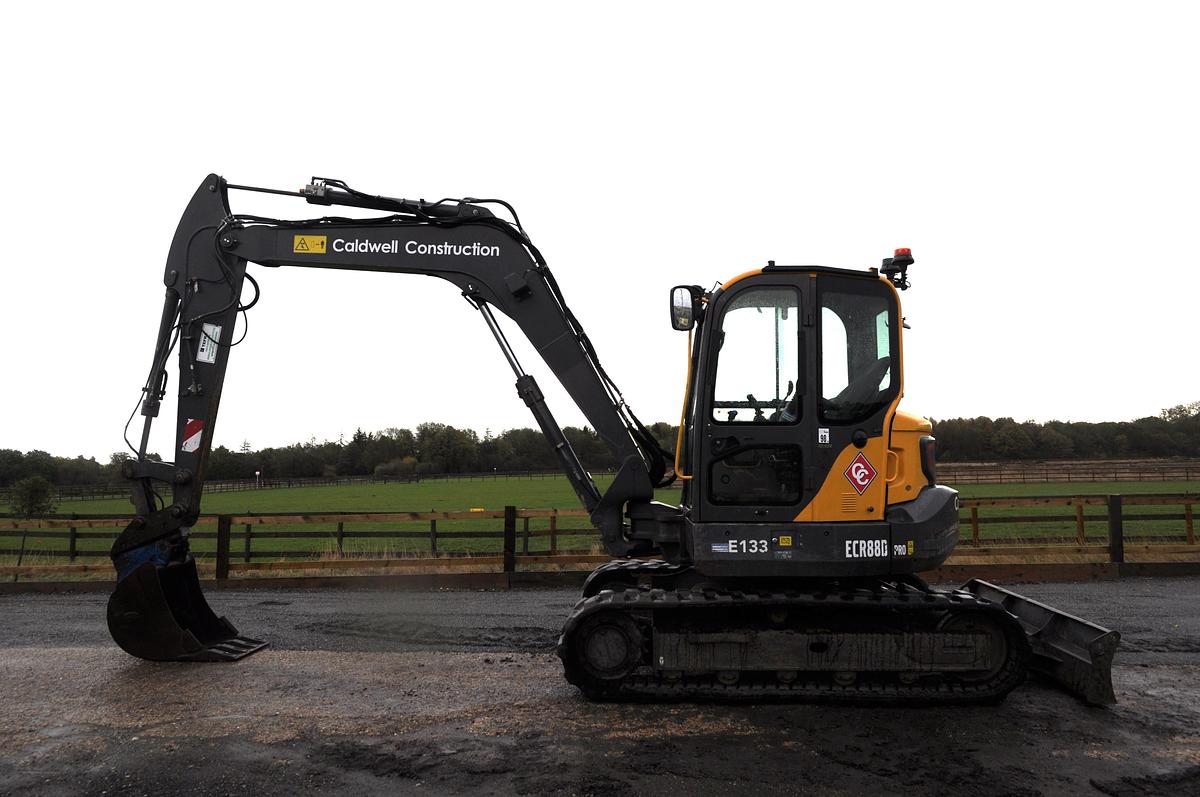 Used 2020 VOLVO ECR88D