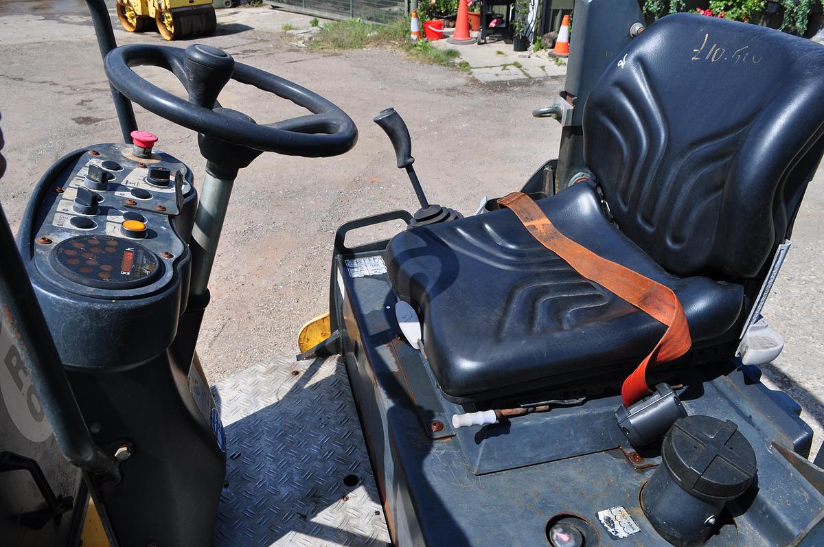 Used 2007 BOMAG BW120 AD-4