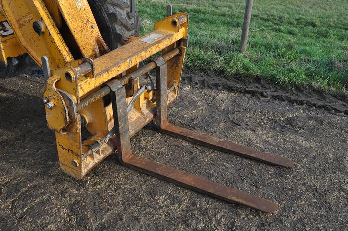 Used 2012 JCB 531-70