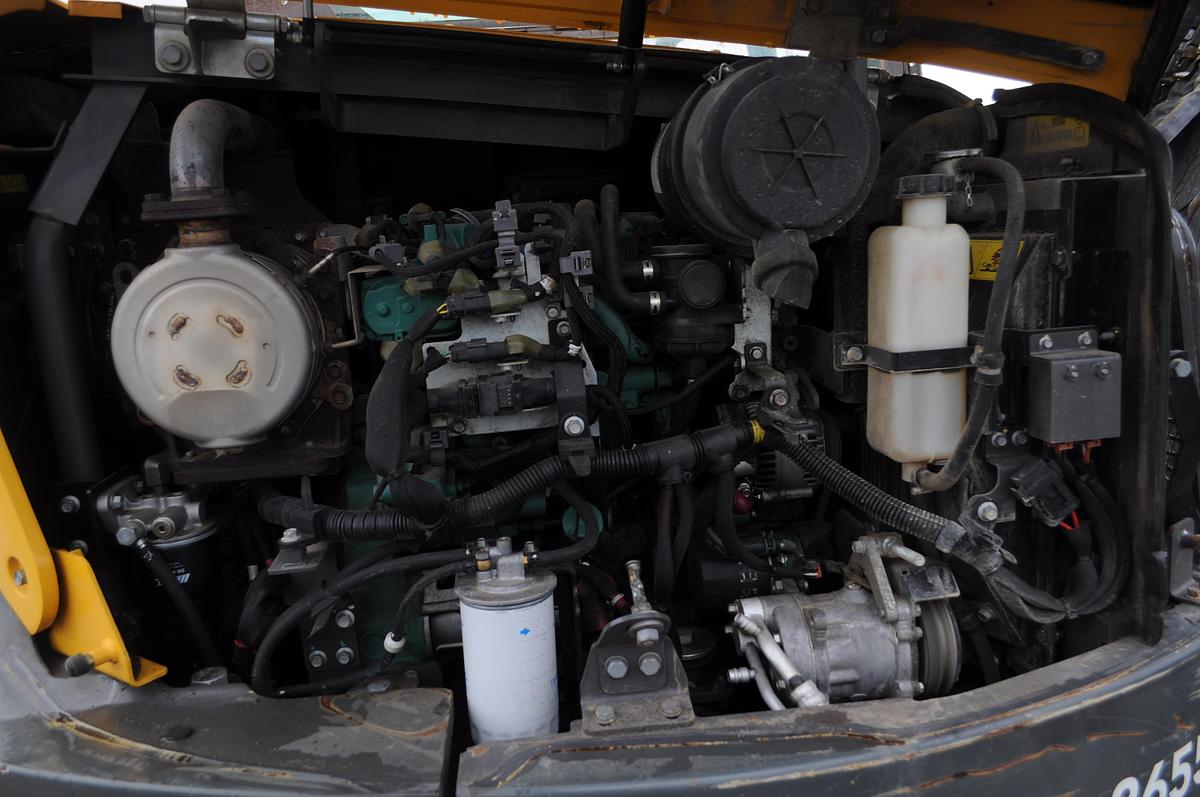 Used 2020 VOLVO ECR88D