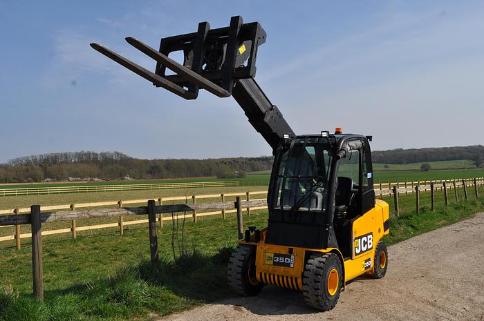 Used 2010 JCB TLT 35